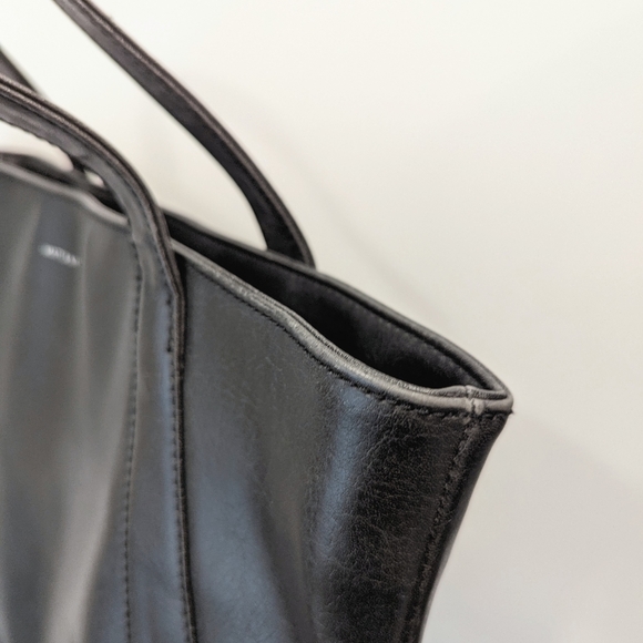 Matt & Nat Jasmine Classic Black Shoulder Bag - Picture 13 of 13